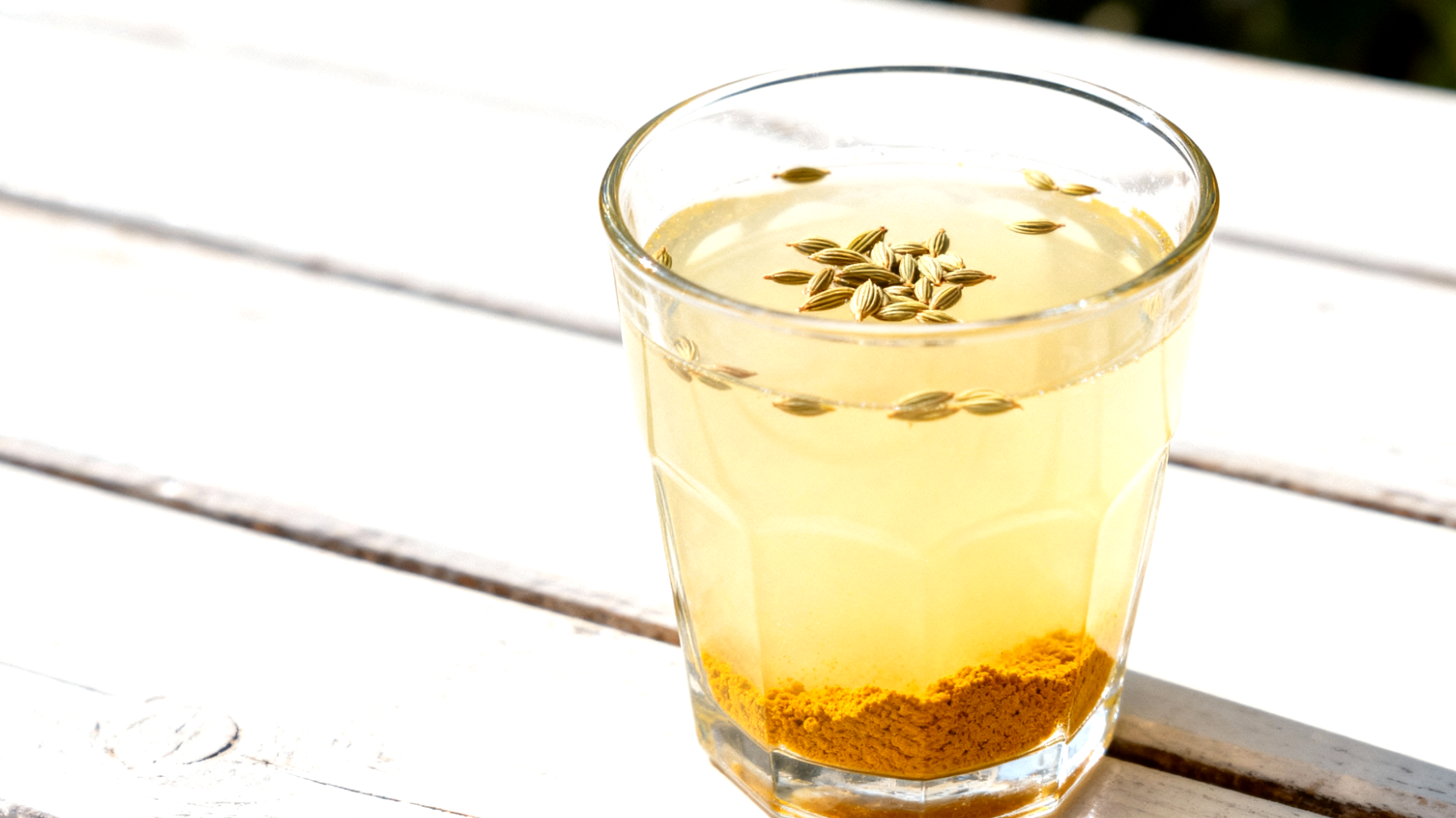 Kefir-Wasser mit Fenchelsamen und Kurkuma"